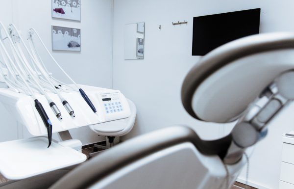 שירותי רפואת שיניים במרכז: כך תבחרו מרפאה מקצועית